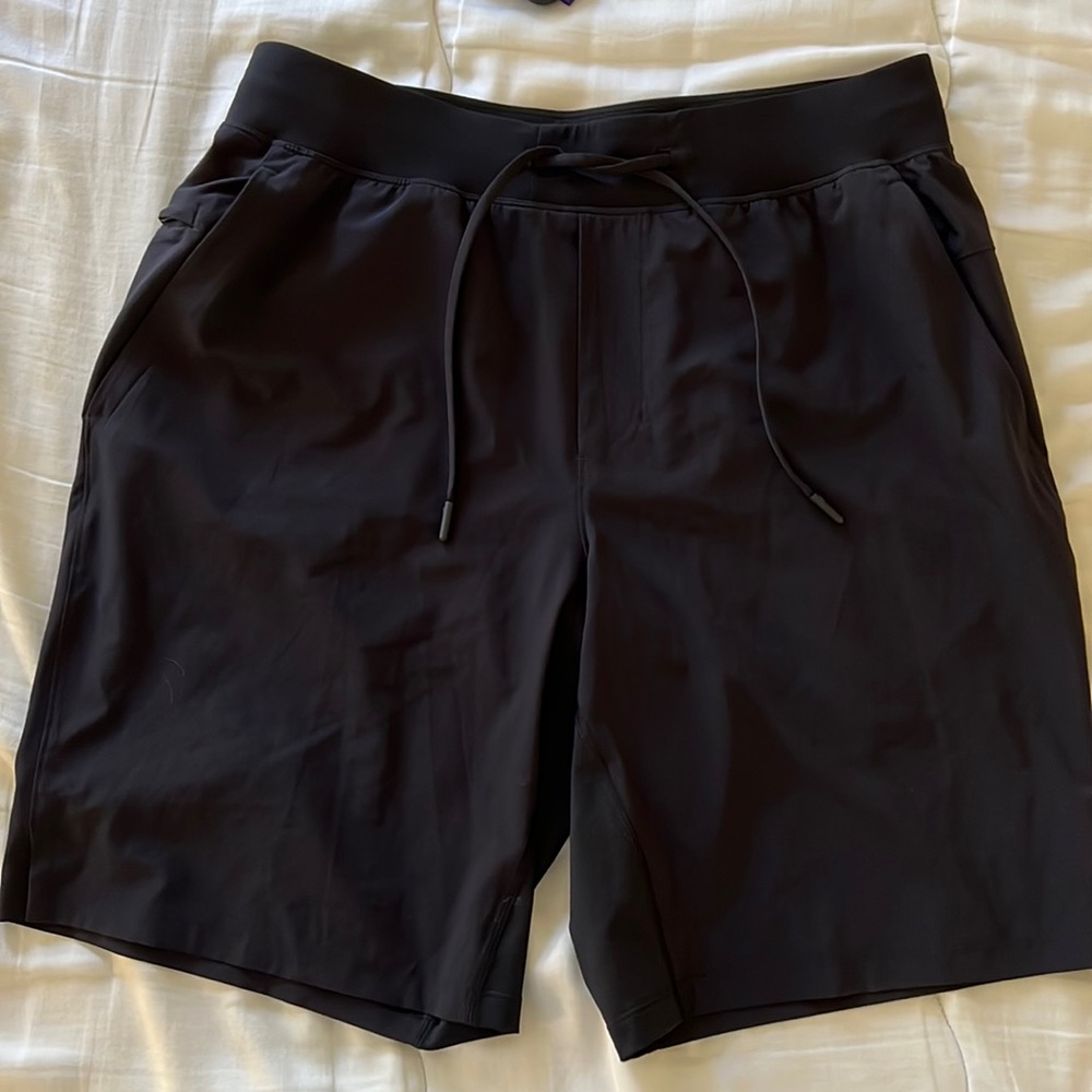 Men’s Lululemon workout shorts - like new